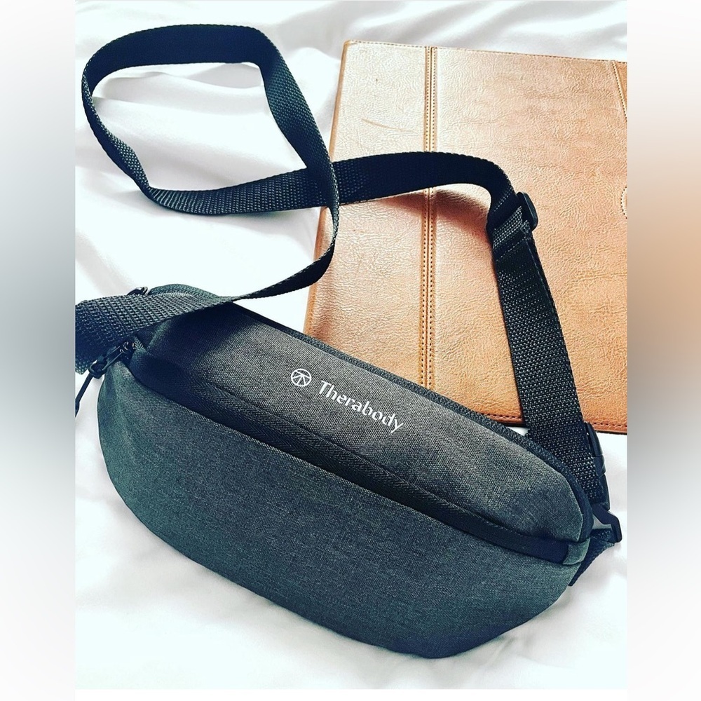 UNITED THERABODY bag